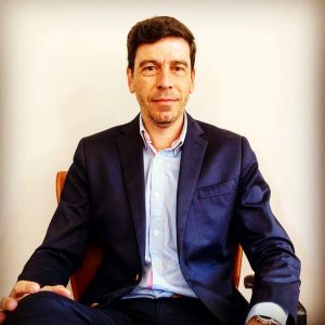 Oscar Fernández, Abogado